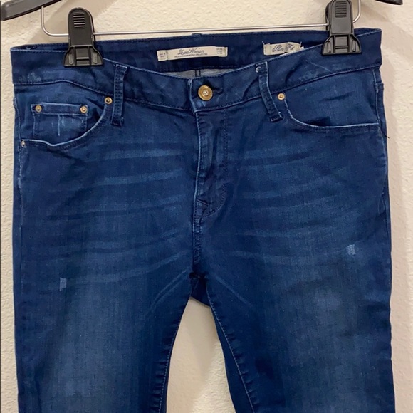 Woman’s Zara Skinny Jeans